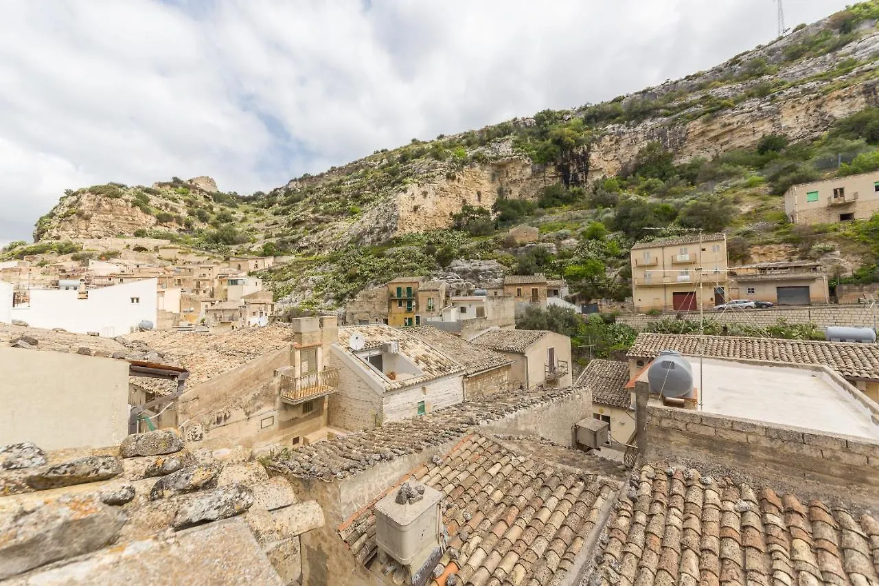 C'Era Una Volta Scicli Piedigrotta 0*,  Italie